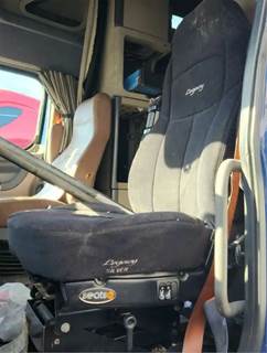 Freightliner Cascadia 125 Left Seat