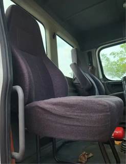 Freightliner Cascadia 125 Right Seat