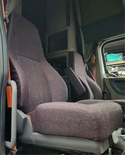 Freightliner Cascadia 125 Right Seat