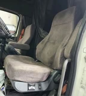 Freightliner Cascadia 125 Left Seat