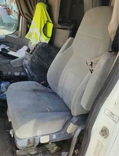 Freightliner Cascadia 125 Left Seat