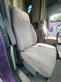 Freightliner Cascadia 125 Right Seat
