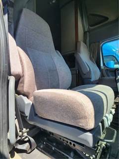 Freightliner Cascadia 125 Right Seat