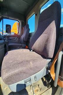 Freightliner Cascadia 125 Left Seat