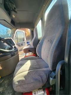 Freightliner Cascadia 125 Left Seat