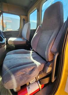 Freightliner Cascadia 125 Left Seat
