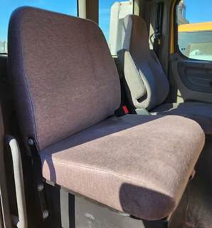 Freightliner Cascadia 125 Right Seat