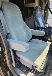 Freightliner Cascadia 125 Right Seat