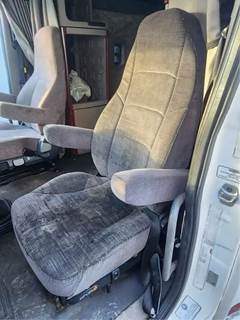 Freightliner Cascadia 125 Left Seat
