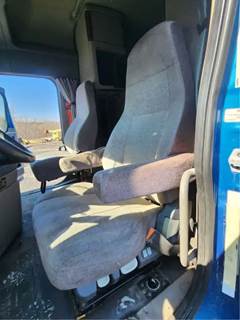 Freightliner Cascadia 125 Left Seat