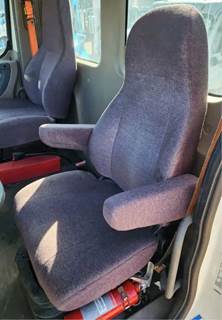 Freightliner Cascadia 125 Left Seat