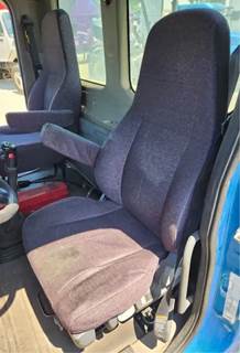 Freightliner Cascadia 125 Left Seat