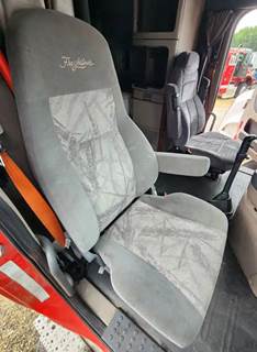 Freightliner Cascadia 125 Right Seat