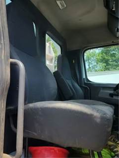 Freightliner Cascadia 126 Right Seat
