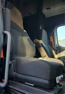 Freightliner Cascadia 126 Right Seat