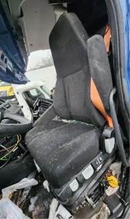 Freightliner Cascadia 126 Left Seat