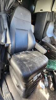 Freightliner Cascadia 126 Right Seat