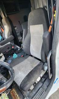Freightliner Cascadia 126 Left Seat