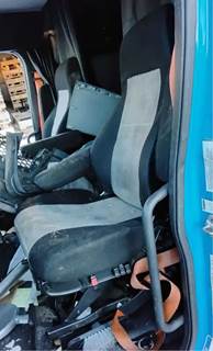 Freightliner Cascadia 126 Left Seat