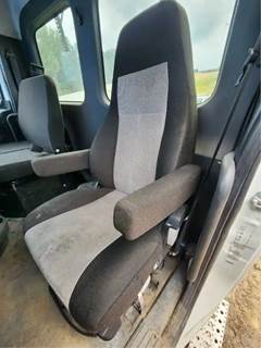 Freightliner Cascadia 126 Left Seat
