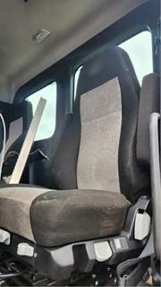 Freightliner Cascadia 126 Left Seat