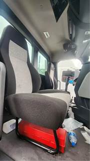 Freightliner Cascadia 126 Right Seat