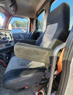 Freightliner Cascadia 126 Left Seat