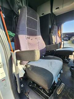 Freightliner Cascadia 126 Right Seat