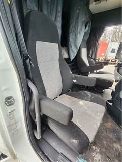 Freightliner Cascadia 126 Right Seat