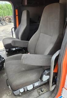 Freightliner Cascadia 126 Left Seat