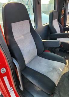 Freightliner Cascadia 126 Right Seat