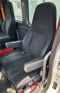 Freightliner Cascadia 126 Left Seat