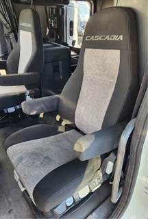 Freightliner Cascadia 126 Left Seat