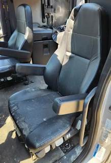 Freightliner Cascadia 126 Left Seat