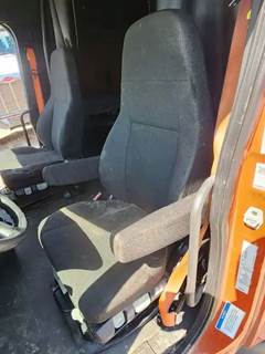 Freightliner Cascadia 126 Left Seat