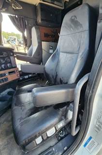 Freightliner Cascadia 126 Left Seat