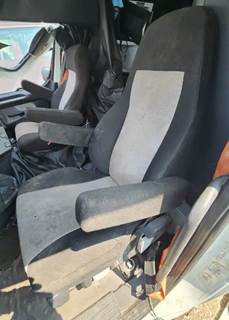 Freightliner Cascadia 126 Left Seat