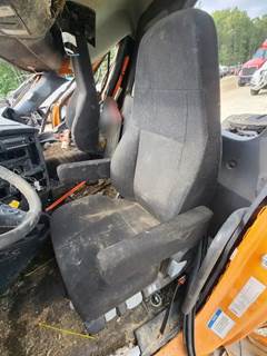 Freightliner Cascadia 126 Left Seat