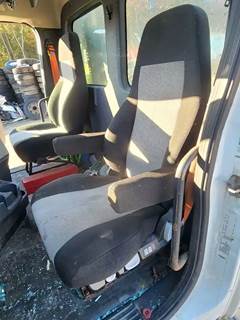 Freightliner Cascadia 126 Left Seat