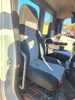 Freightliner Cascadia 126 Right Seat