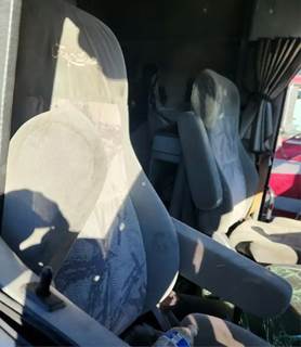Freightliner Columbia 120 Right Seat