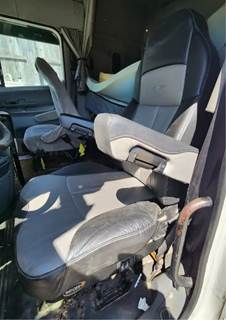 Freightliner Columbia 120 Left Seat