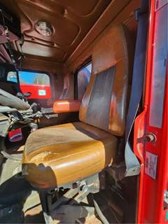 Freightliner FLD112SD Left Seat