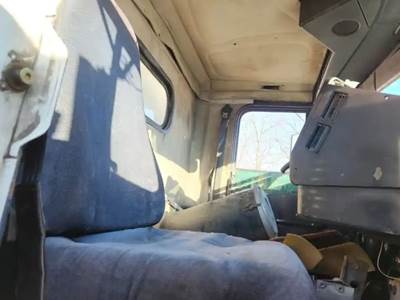 Freightliner FLD120SD Right Seat