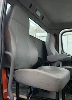 Freightliner M2 112 Right Seat for a 2015 Freightliner M2 112 Medium Duty