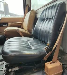 GMC TopKick C7000 Left Seat for a 1991 GMC C7000 Topkick