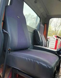 International DuraStar 4400 Right Seat