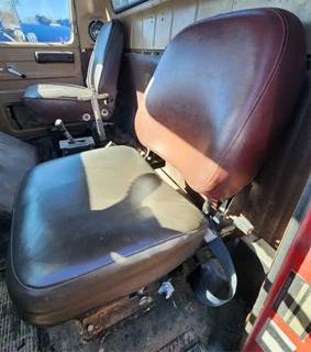 International F2574 Left Seat for a 1987 International F-2574