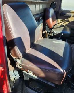 International F2574 Right Seat for a 1987 International F-2574