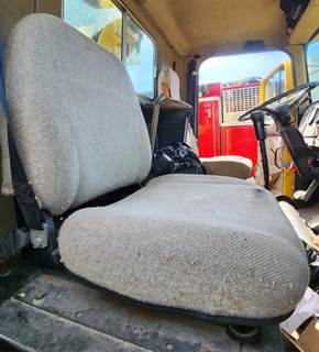 International F5070 Right Seat for a 1993 International F-5070